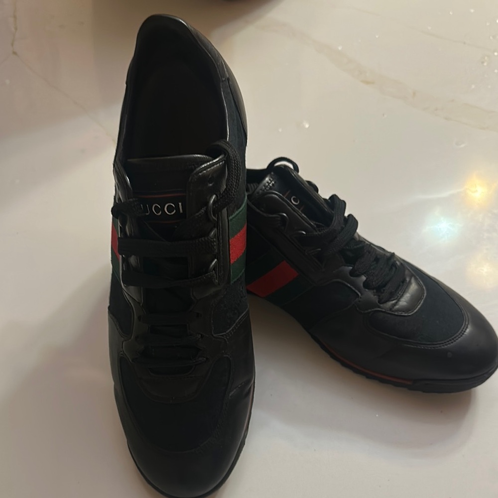 Gucci Black and Green Sneakers Classic Style